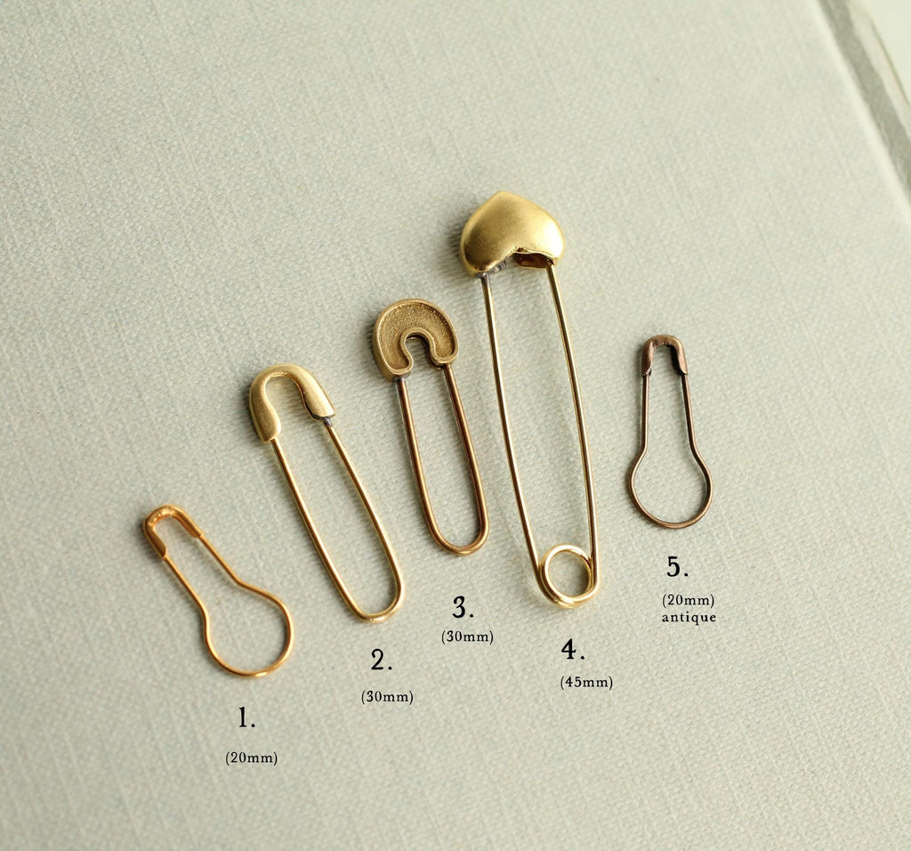 Small Heart Charm Bouquet Pin - Brooches & Pins