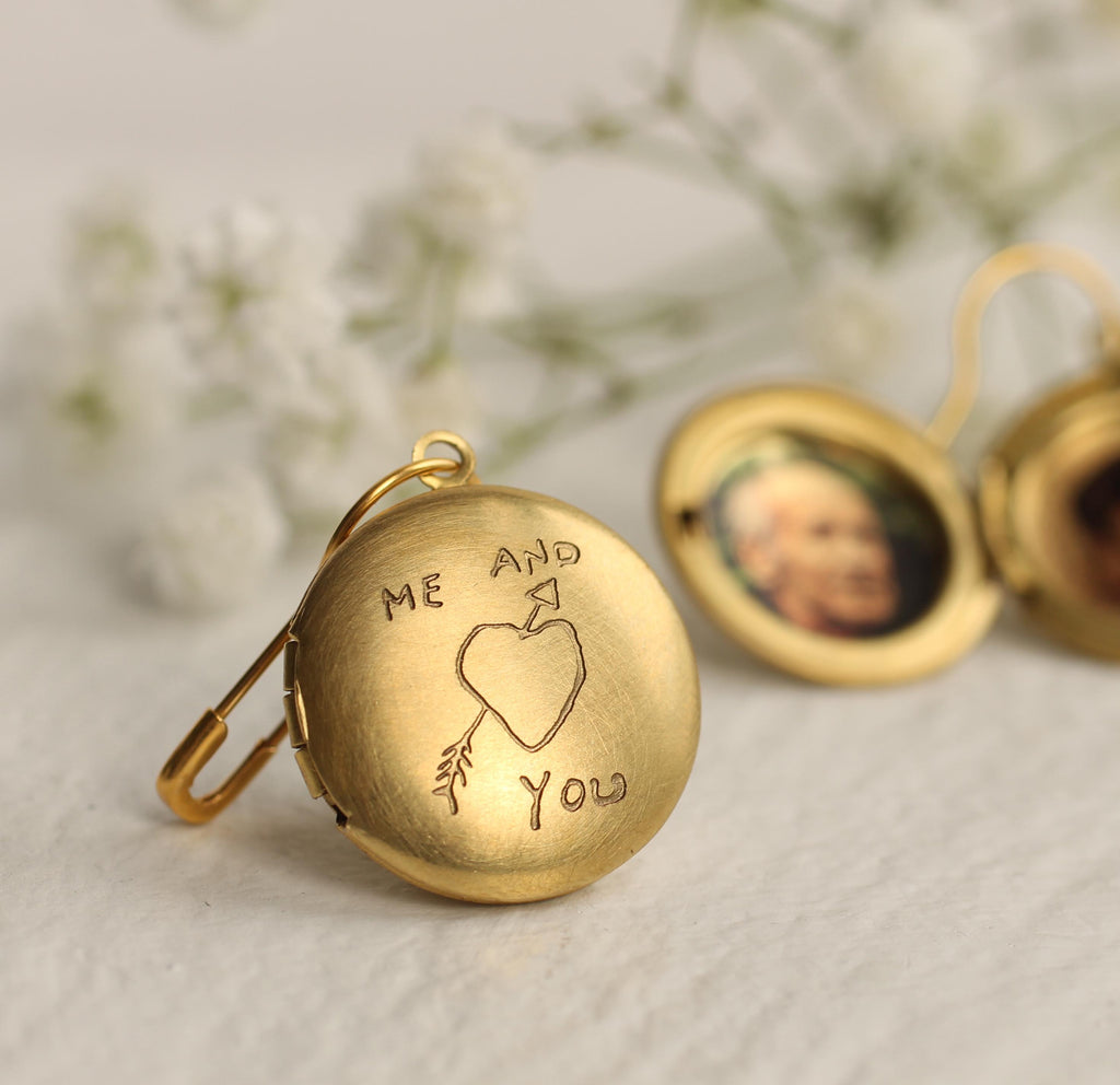Gold Round Locket Bouquet Pin - Brooches & Pins