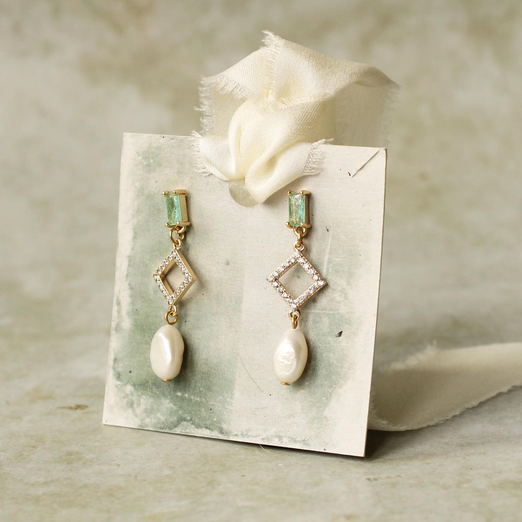 Art Deco Mint Green Freshwater Pearl Earrings - Earrings