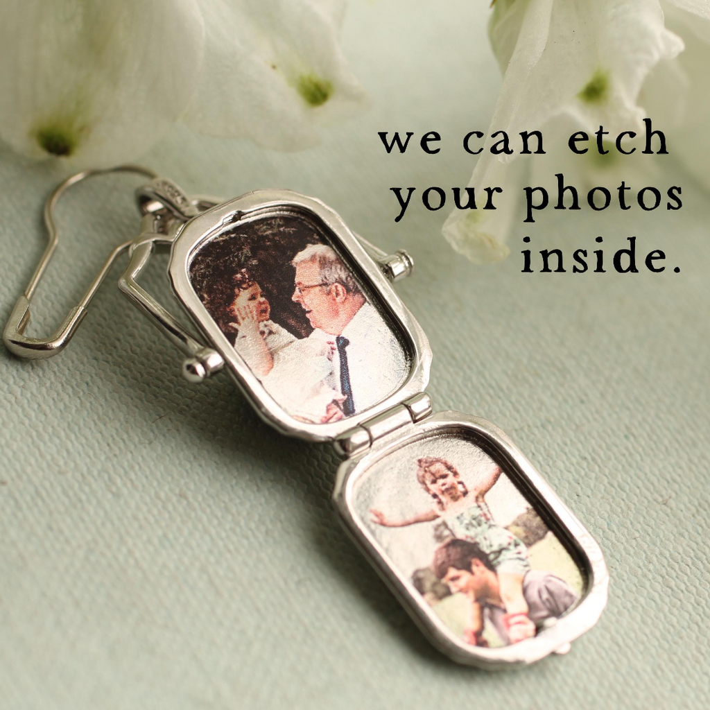 a keychain with a picture of a couple on it