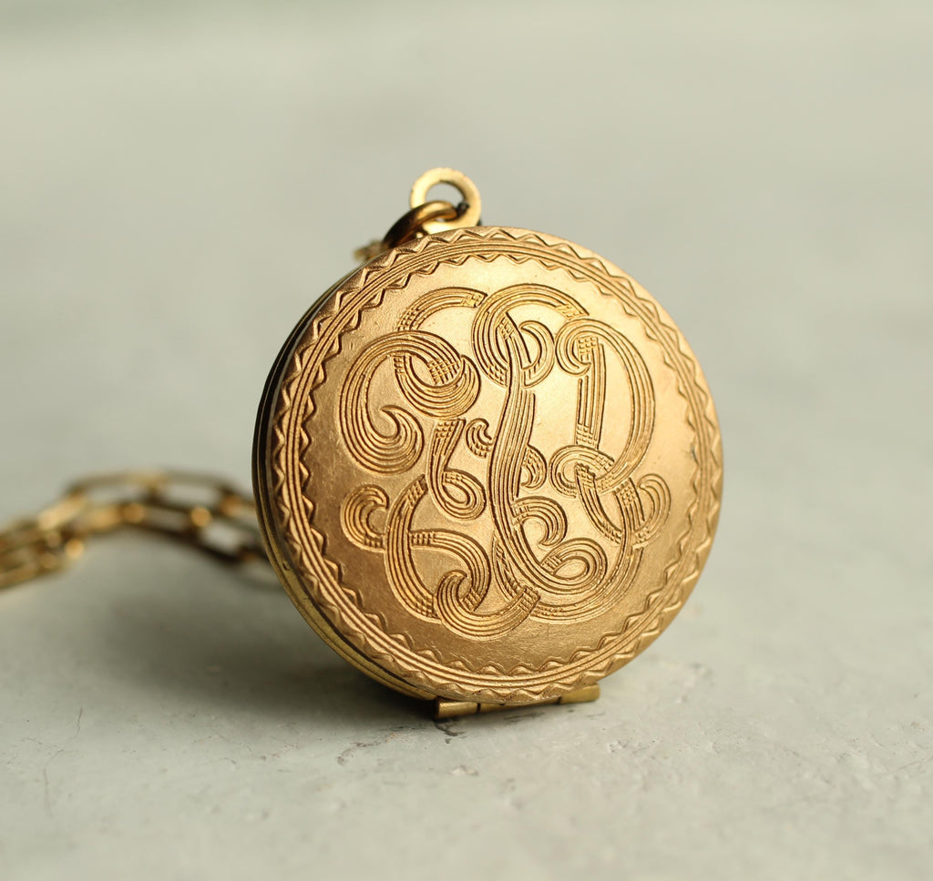 Victorian Knot Locket - Necklaces