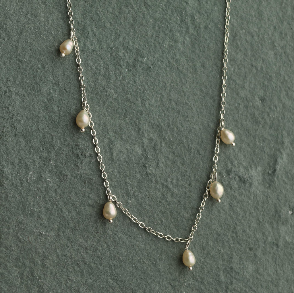 Dainty Pearl Collarbone Necklace - Necklaces