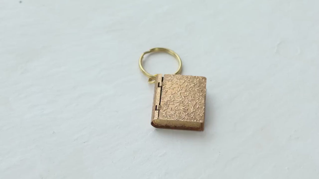 Victorian Antique Personalized Book Keyring - Keyrings