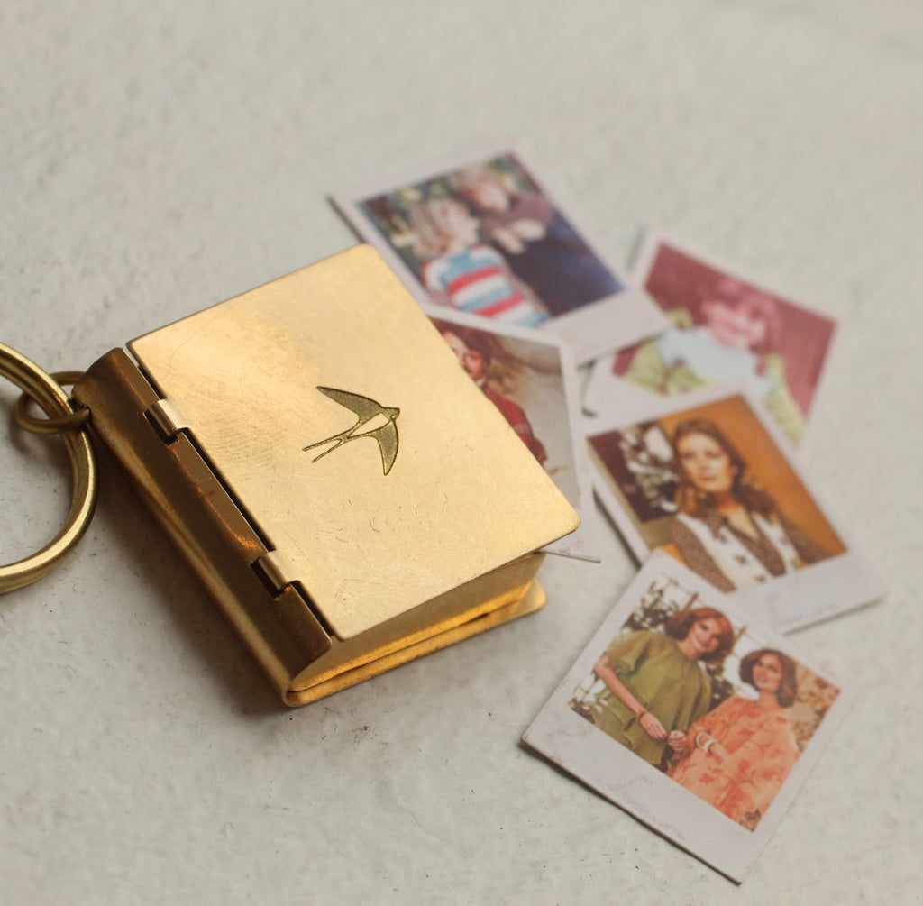 Polaroid Photo Locket Necklace with Engraving - 
